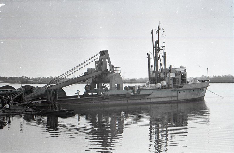 С-11 разоружение погибшей в 1941 г. Спасательное судно «Локса», осуществлявшее подъем подводной лодк